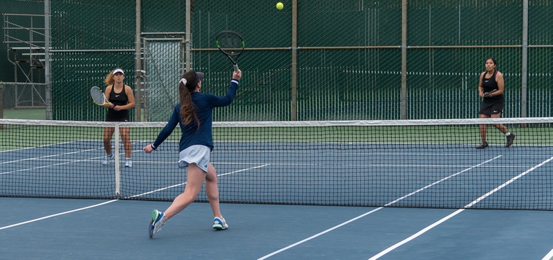 Lydia Tellgren at the net against CCSF